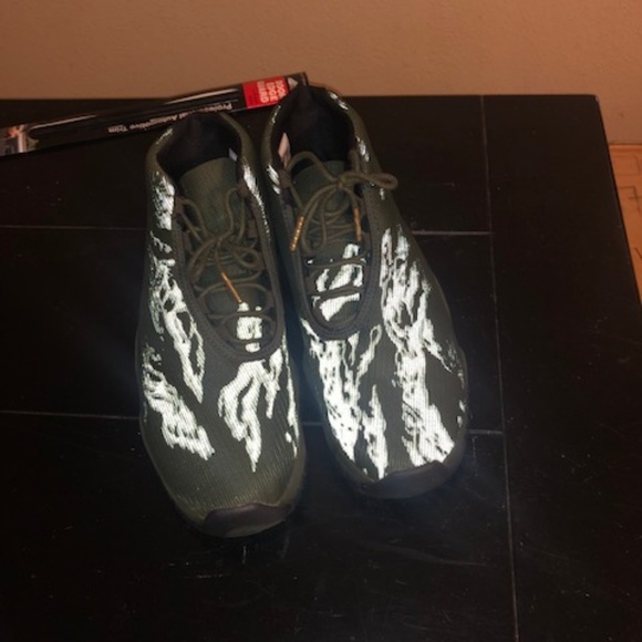 Reflective olive green Jordan future 7.5 - Picture 2 of 8